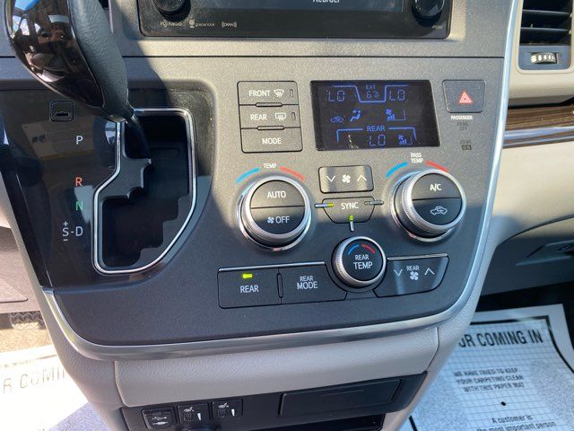 2017 Toyota Sienna XLE Premium 8-Passenger | Ephrata, PA | Pine Tree Motors 2017 Toyota Sienna XLE Premium 8-Passenger | Ephrata, PA | Pine Tree Motors