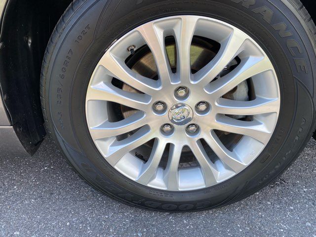 2017 Toyota Sienna XLE Premium 8-Passenger | Ephrata, PA | Pine Tree Motors