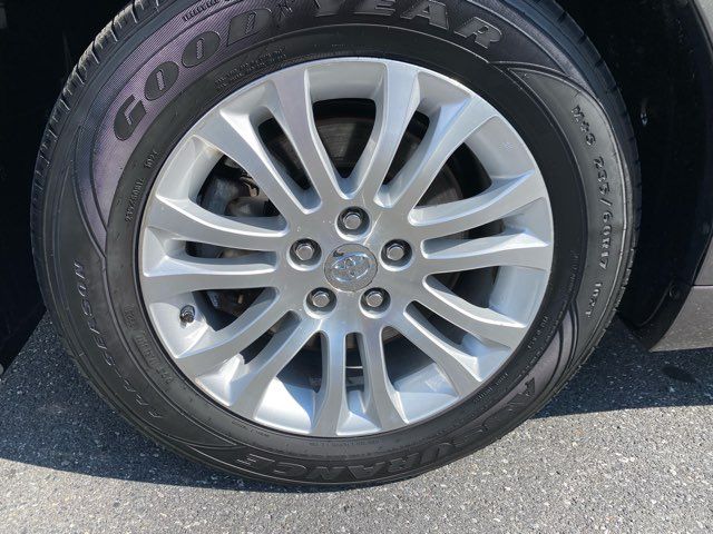 2017 Toyota Sienna XLE Premium 8-Passenger | Ephrata, PA | Pine Tree Motors 2017 Toyota Sienna XLE Premium 8-Passenger | Ephrata, PA | Pine Tree Motors