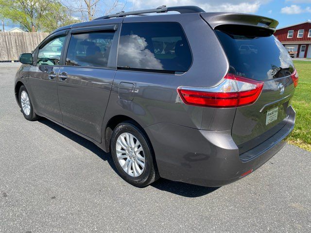 2017 Toyota Sienna XLE Premium 8-Passenger | Ephrata, PA | Pine Tree Motors