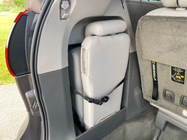 2017 Toyota Sienna XLE Premium 8-Passenger | Ephrata, PA | Pine Tree Motors