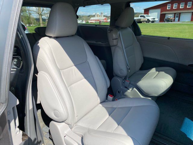 2017 Toyota Sienna XLE Premium 8-Passenger | Ephrata, PA | Pine Tree Motors