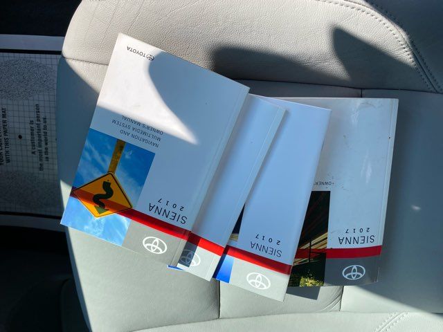 2017 Toyota Sienna XLE Premium 8-Passenger | Ephrata, PA | Pine Tree Motors