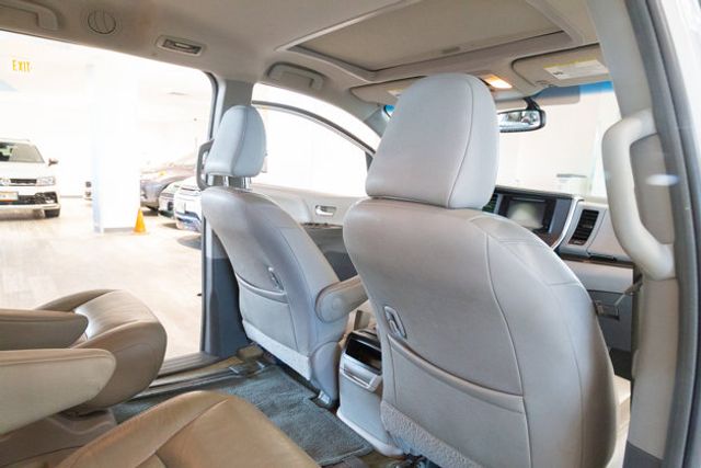 2017 Toyota Sienna XLE