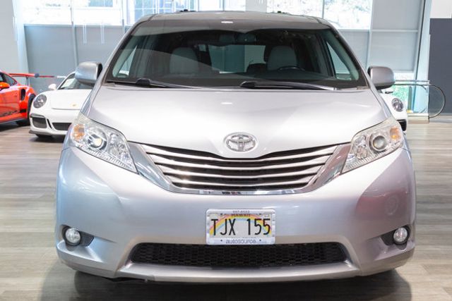 2017 Toyota Sienna XLE