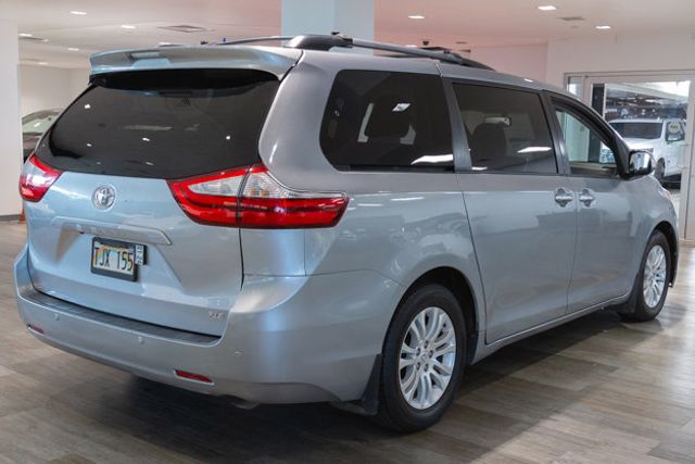 2017 Toyota Sienna XLE