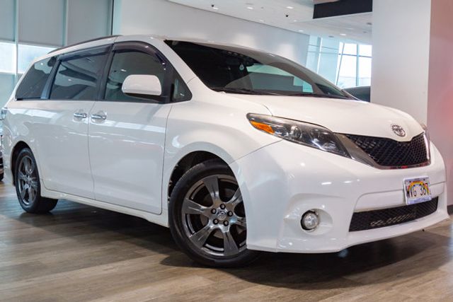 2017 Toyota Sienna SE 3RD ROW | Honolulu, HI | Autosource Hawaii 