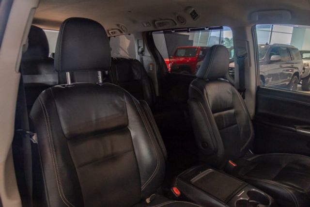 2017 Toyota Sienna SE 3RD ROW