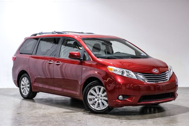 2017 Toyota Sienna XLE Premium 7-Passenger