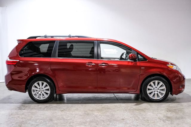 2017 Toyota Sienna XLE Premium 7-Passenger