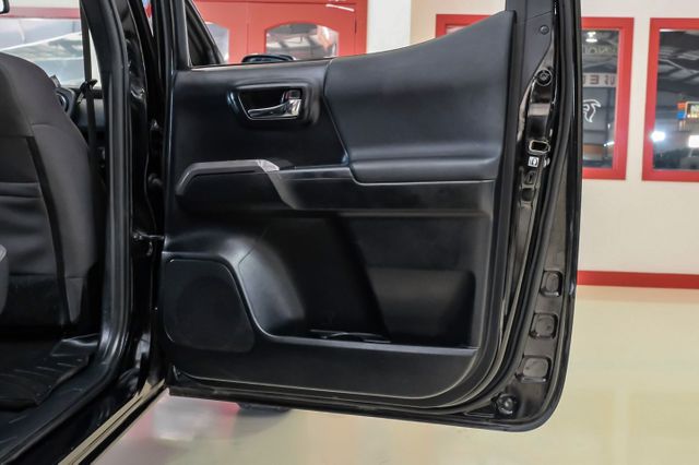 2017 Toyota Tacoma TRD Off-Road | Addison, TX | Mr Car Guys