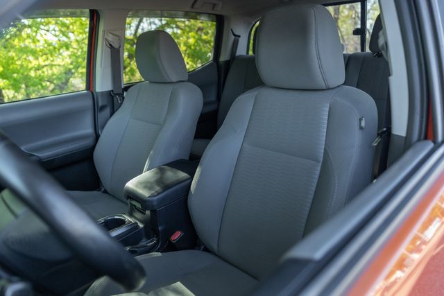 2017 Toyota Tacoma SR5 V6 w/ Tow Package