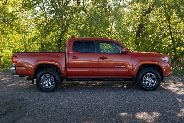 2017 Toyota Tacoma SR5 V6 w/ Tow Package