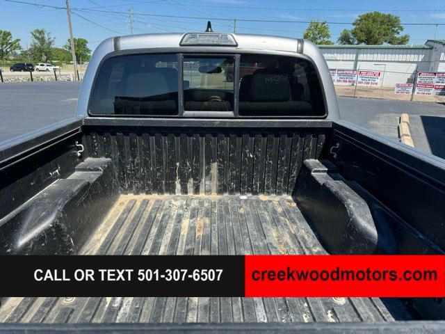 2017 Toyota Tacoma SR5 3.5 V6 Crew Cab Nav Silver Financing Nice 2017 Toyota Tacoma SR5 3.5 V6 Crew Cab Nav Silver Financing Nice