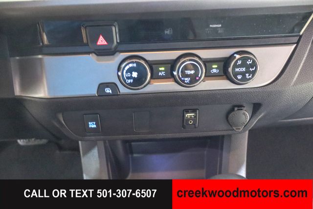 2017 Toyota Tacoma SR5 V6 Auto 2WD Crew Cab Silver Financing Nice 2017 Toyota Tacoma SR5 V6 Auto 2WD Crew Cab Silver Financing Nice