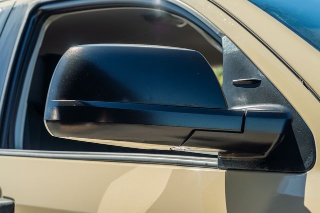 2017 Toyota Tundra SR5 4X4 / TRD OFF ROAD PKG / 5.7 V8 / CLEAN CARFAX | Dallas, TX | Rocky Mountain Truck Stop Dallas 2017 Toyota Tundra SR5 4X4 / TRD OFF ROAD PKG / 5.7 V8 / CLEAN CARFAX | Dallas, TX | Rocky Mountain Truck Stop Dallas