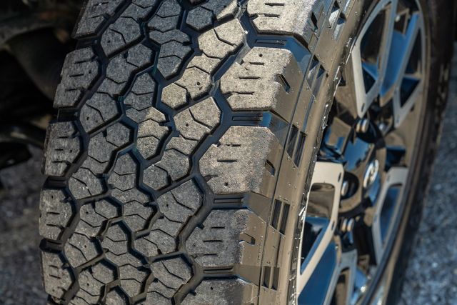 2017 Toyota Tundra SR5 4X4 / TRD OFF ROAD PKG / 5.7 V8 / CLEAN CARFAX | Dallas, TX | Rocky Mountain Truck Stop Dallas 2017 Toyota Tundra SR5 4X4 / TRD OFF ROAD PKG / 5.7 V8 / CLEAN CARFAX | Dallas, TX | Rocky Mountain Truck Stop Dallas