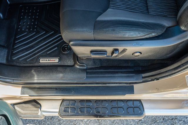 2017 Toyota Tundra SR5 4X4 / TRD OFF ROAD PKG / 5.7 V8 / CLEAN CARFAX | Dallas, TX | Rocky Mountain Truck Stop Dallas 2017 Toyota Tundra SR5 4X4 / TRD OFF ROAD PKG / 5.7 V8 / CLEAN CARFAX | Dallas, TX | Rocky Mountain Truck Stop Dallas