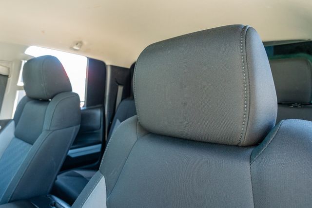 2017 Toyota Tundra SR5 4X4 / TRD OFF ROAD PKG / 5.7 V8 / CLEAN CARFAX | Dallas, TX | Rocky Mountain Truck Stop Dallas