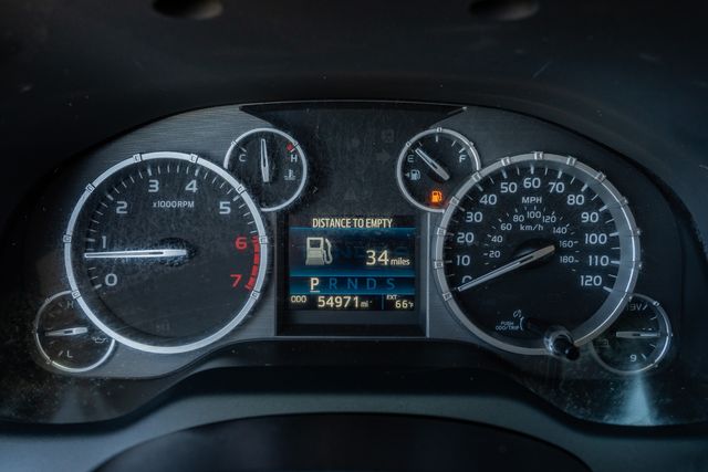 2017 Toyota Tundra SR5 4X4 / TRD OFF ROAD PKG / 5.7 V8 / CLEAN CARFAX | Dallas, TX | Rocky Mountain Truck Stop Dallas 2017 Toyota Tundra SR5 4X4 / TRD OFF ROAD PKG / 5.7 V8 / CLEAN CARFAX | Dallas, TX | Rocky Mountain Truck Stop Dallas