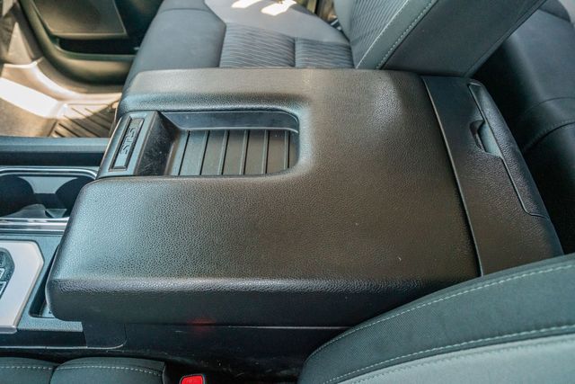 2017 Toyota Tundra SR5 4X4 / TRD OFF ROAD PKG / 5.7 V8 / CLEAN CARFAX | Austin, TX | Rocky Mountain Truck Stop Austin 2017 Toyota Tundra SR5 4X4 / TRD OFF ROAD PKG / 5.7 V8 / CLEAN CARFAX | Austin, TX | Rocky Mountain Truck Stop Austin