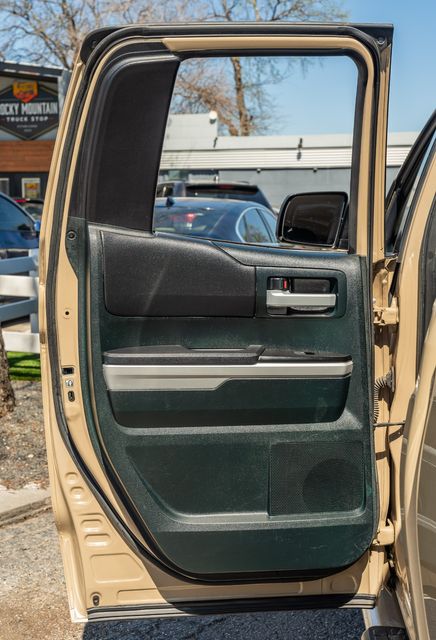 2017 Toyota Tundra SR5 4X4 / TRD OFF ROAD PKG / 5.7 V8 / CLEAN CARFAX | Austin, TX | Rocky Mountain Truck Stop Austin 2017 Toyota Tundra SR5 4X4 / TRD OFF ROAD PKG / 5.7 V8 / CLEAN CARFAX | Austin, TX | Rocky Mountain Truck Stop Austin