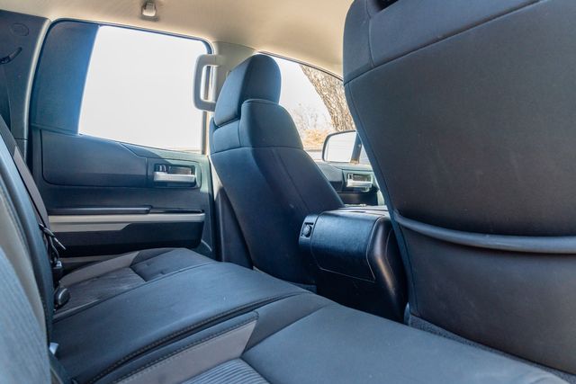 2017 Toyota Tundra SR5 4X4 / TRD OFF ROAD PKG / 5.7 V8 / CLEAN CARFAX | Dallas, TX | Rocky Mountain Truck Stop Dallas