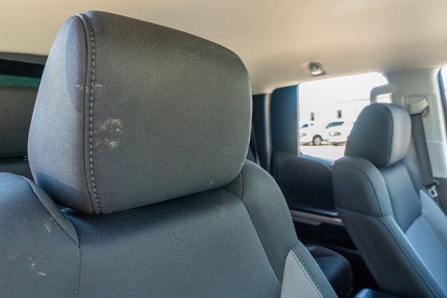 2017 Toyota Tundra SR5 4X4 / TRD OFF ROAD PKG / 5.7 V8 / CLEAN CARFAX | Austin, TX | Rocky Mountain Truck Stop Austin 2017 Toyota Tundra SR5 4X4 / TRD OFF ROAD PKG / 5.7 V8 / CLEAN CARFAX | Austin, TX | Rocky Mountain Truck Stop Austin