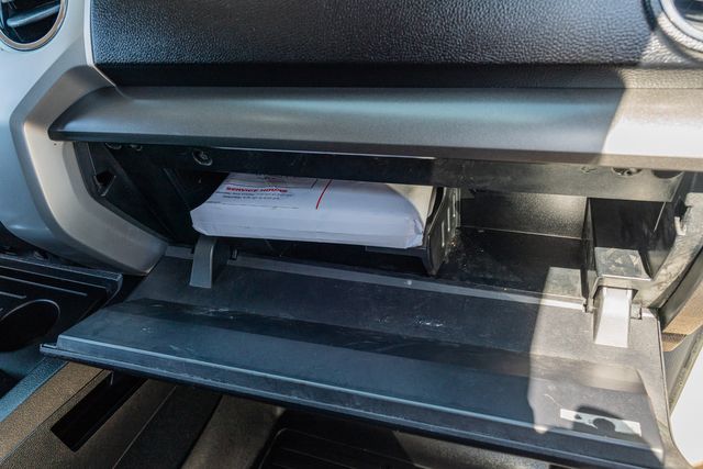 2017 Toyota Tundra SR5 4X4 / TRD OFF ROAD PKG / 5.7 V8 / CLEAN CARFAX | Dallas, TX | Rocky Mountain Truck Stop Dallas