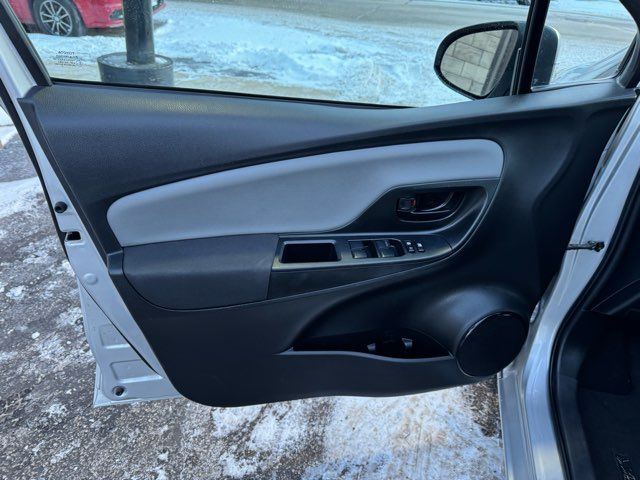 2017 Toyota Yaris L 5-Door 