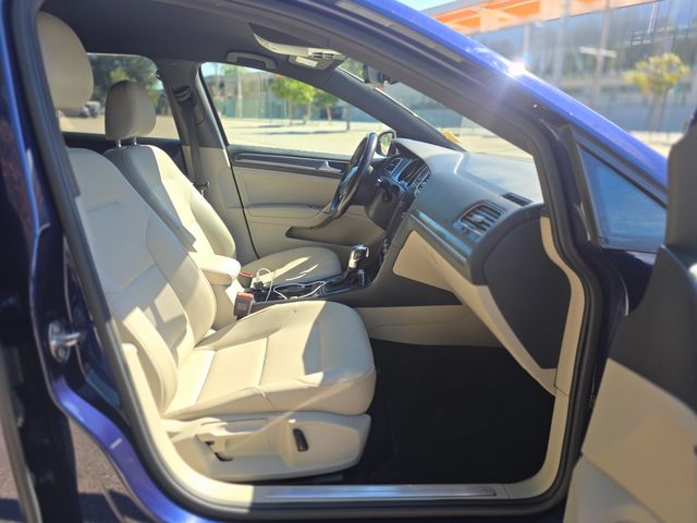 2017 Volkswagen e-Golf SEL Premium