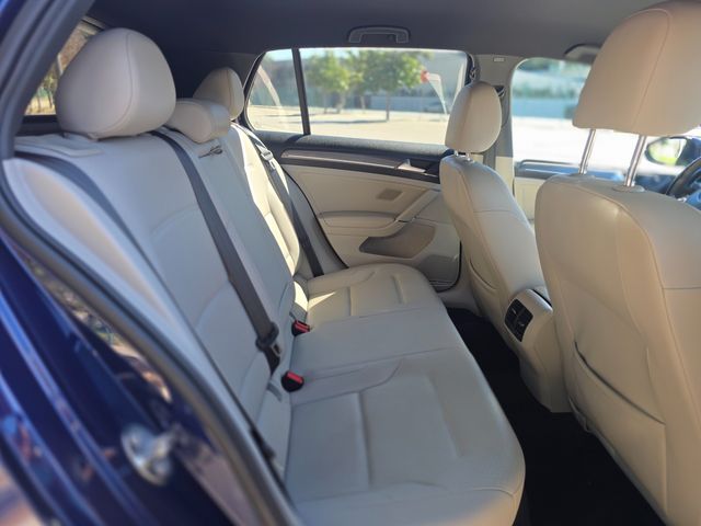 2017 Volkswagen e-Golf SEL Premium 2017 Volkswagen e-Golf SEL Premium