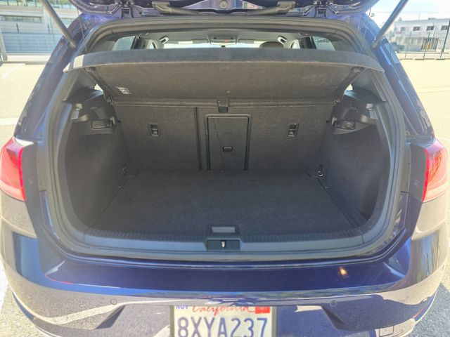 2017 Volkswagen e-Golf SEL Premium 2017 Volkswagen e-Golf SEL Premium