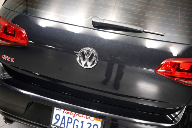 2017 Volkswagen Golf GTI SE | Burbank, California | MDK International 2017 Volkswagen Golf GTI SE | Burbank, California | MDK International