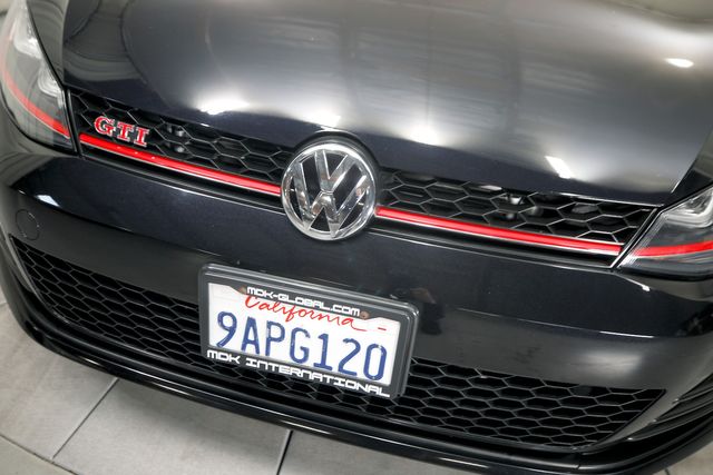 2017 Volkswagen Golf GTI SE | Burbank, California | MDK International 2017 Volkswagen Golf GTI SE | Burbank, California | MDK International