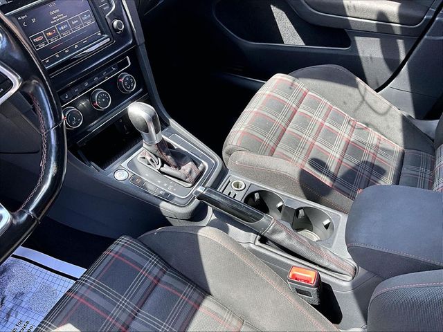 2017 Volkswagen Golf GTI Sport