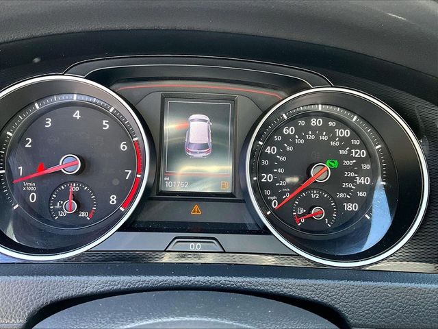 2017 Volkswagen Golf GTI Sport