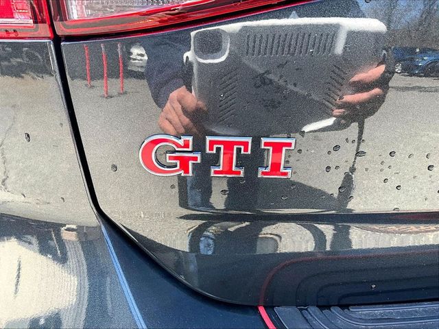 2017 Volkswagen Golf GTI Sport