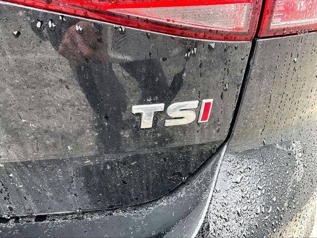 2017 Volkswagen Golf TSI Wolfsburg Edition