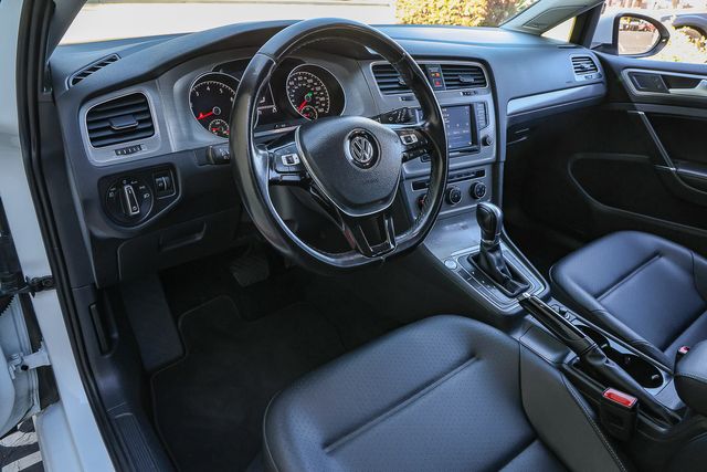 2017 Volkswagen Golf SportWagen TSI SE