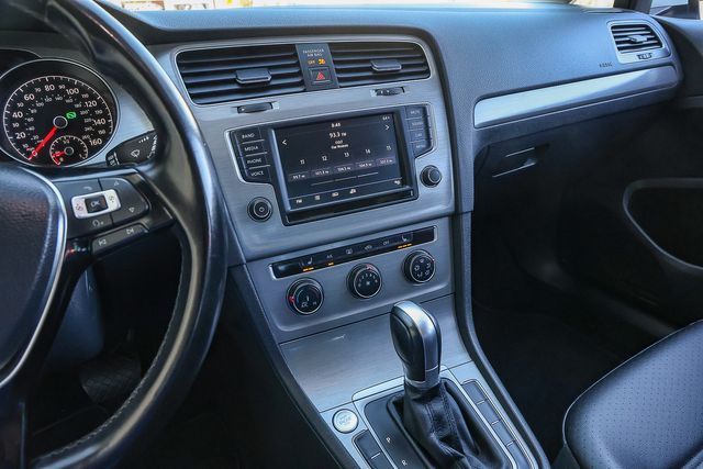 2017 Volkswagen Golf SportWagen TSI SE