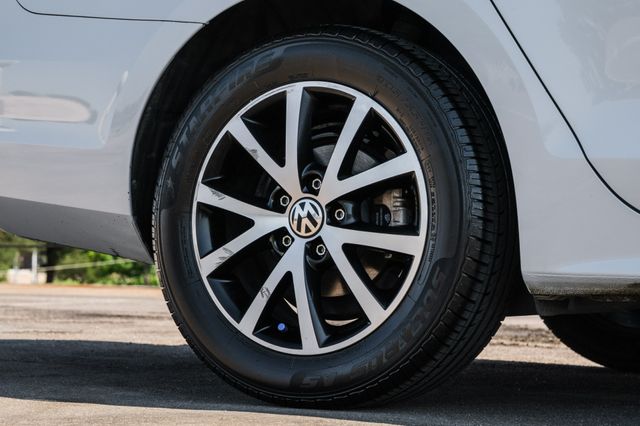 2017 Volkswagen Jetta 1.4T SE | Addison, TX | Apex Auto Sports 2017 Volkswagen Jetta 1.4T SE | Addison, TX | Apex Auto Sports