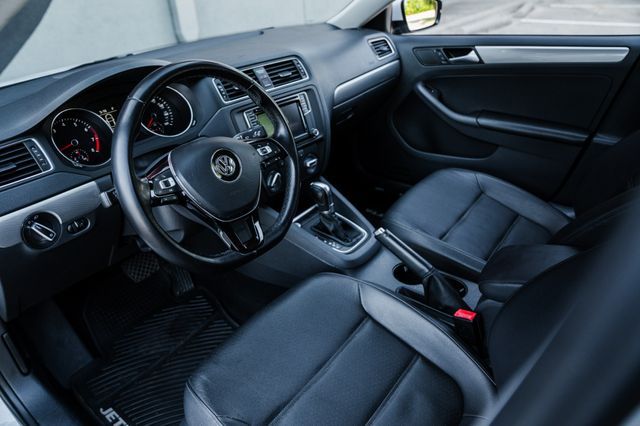 2017 Volkswagen Jetta 1.4T SE | Addison, TX | Apex Auto Sports 2017 Volkswagen Jetta 1.4T SE | Addison, TX | Apex Auto Sports