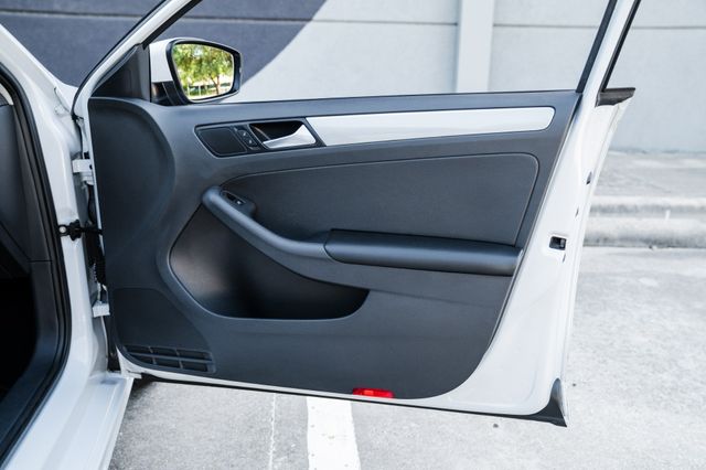 2017 Volkswagen Jetta 1.4T SE | Addison, TX | Apex Auto Sports 2017 Volkswagen Jetta 1.4T SE | Addison, TX | Apex Auto Sports