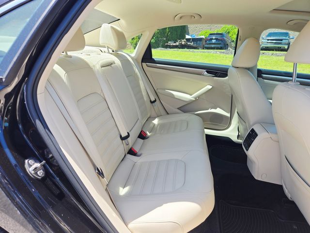 2017 Volkswagen Passat 1.8T SEL Premium | Ellisville, MO | AutoPort