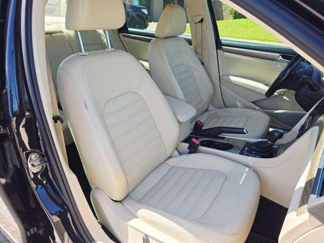 2017 Volkswagen Passat 1.8T SEL Premium | Ellisville, MO | AutoPort