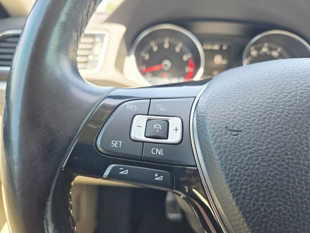 2017 Volkswagen Passat 1.8T SEL Premium | Ellisville, MO | AutoPort 2017 Volkswagen Passat 1.8T SEL Premium | Ellisville, MO | AutoPort