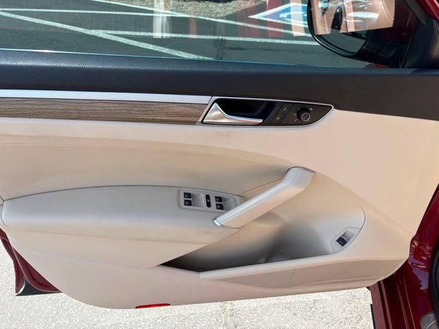 2017 Volkswagen Passat 1.8T SEL Premium