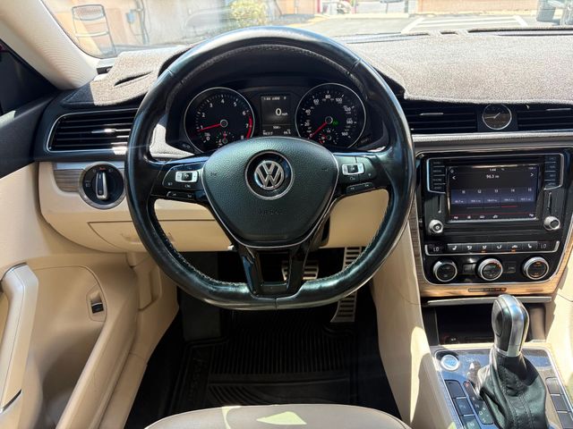 2017 Volkswagen Passat 1.8T SEL Premium