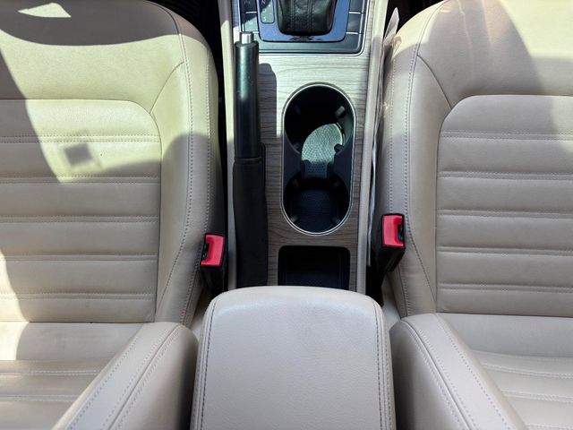 2017 Volkswagen Passat 1.8T SEL Premium